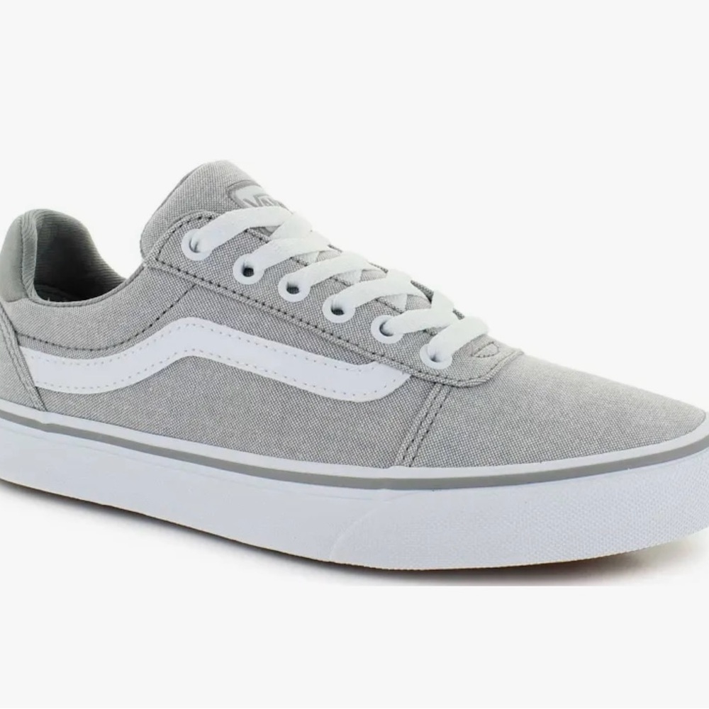 Women’s Vans Ward Deluxe Gray and White Sneakers brand new, in box